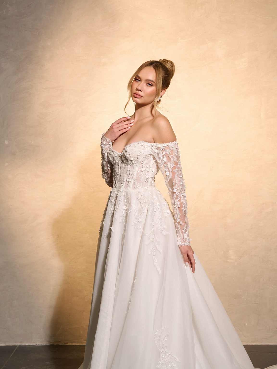 Elegant Wedding Dress A-Line L - Embroidery Online Design recension och pris