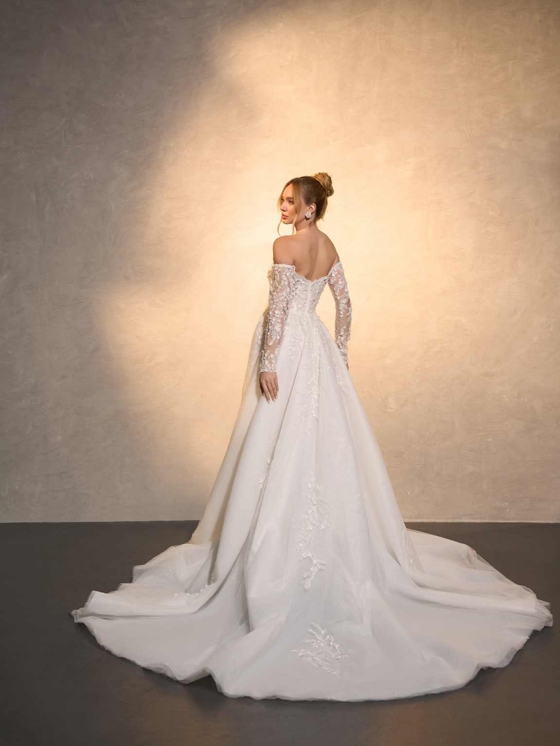 Elegant Wedding Dress A-Line L - Embroidery Online Design recension och pris