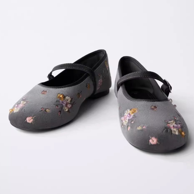Luxury Velvet Embroidered Flow - Embroidery Glass Beads recension och pris