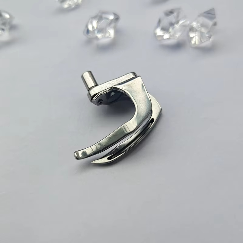 Y68217 Looper For Four Needles - Embroidery Threads recension och pris